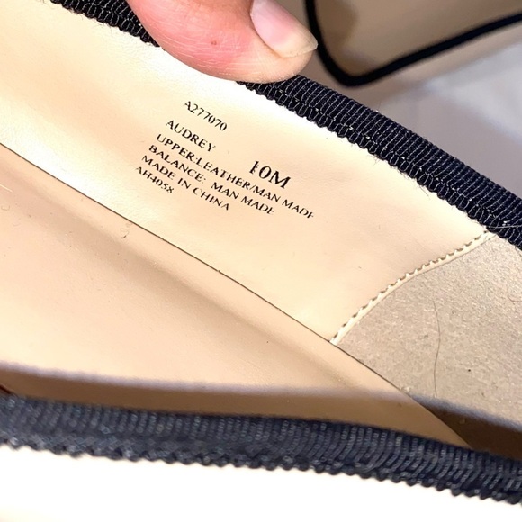 LOGO by Lori Goldstein Pointed Toe Ballerina Flats Cream Black Trim Size 10 - Picture 6 of 8